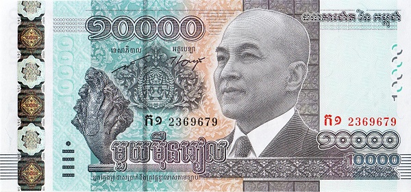 Камбоджа, 10.000 риелей, 2015г.